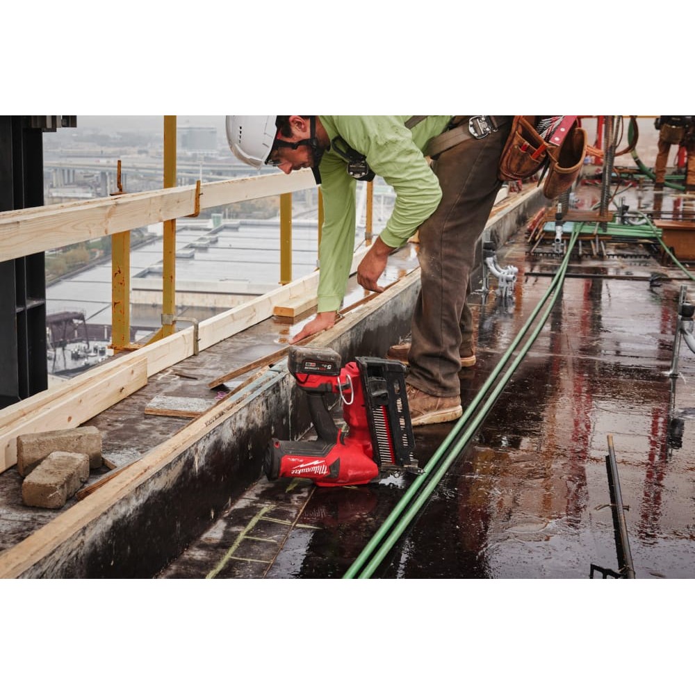 Пистолет гвоздезабивной аккумуляторный бесщёточный MILWAUKEE M18 FDN-0C (73-92мм) (каркас)