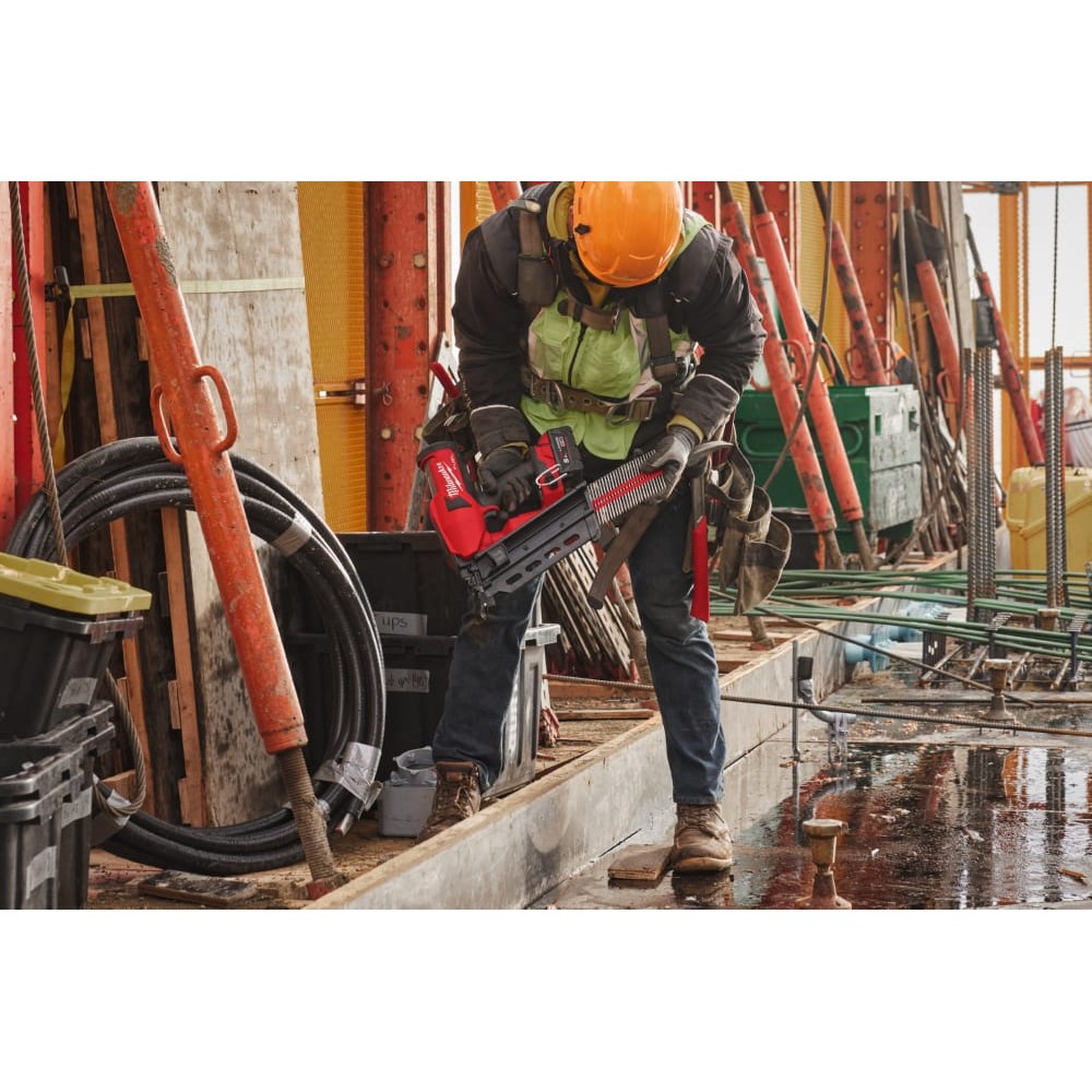 Пистолет гвоздезабивной аккумуляторный бесщёточный MILWAUKEE M18 FDN-0C (73-92мм) (каркас)