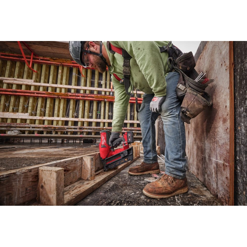 Пистолет гвоздезабивной аккумуляторный бесщёточный MILWAUKEE M18 FDN-0C (73-92мм) (каркас)
