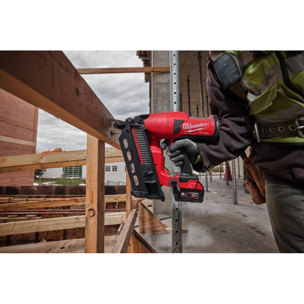 Пистолет гвоздезабивной аккумуляторный бесщёточный MILWAUKEE M18 FDN-0C (73-92мм) (каркас)