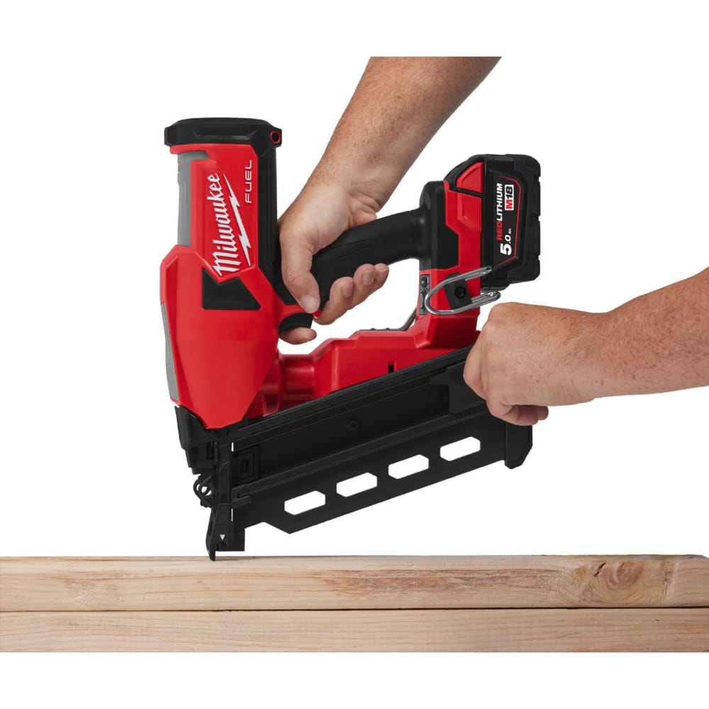 Пистолет гвоздезабивной аккумуляторный бесщёточный MILWAUKEE M18 FDN-0C (73-92мм) (каркас)