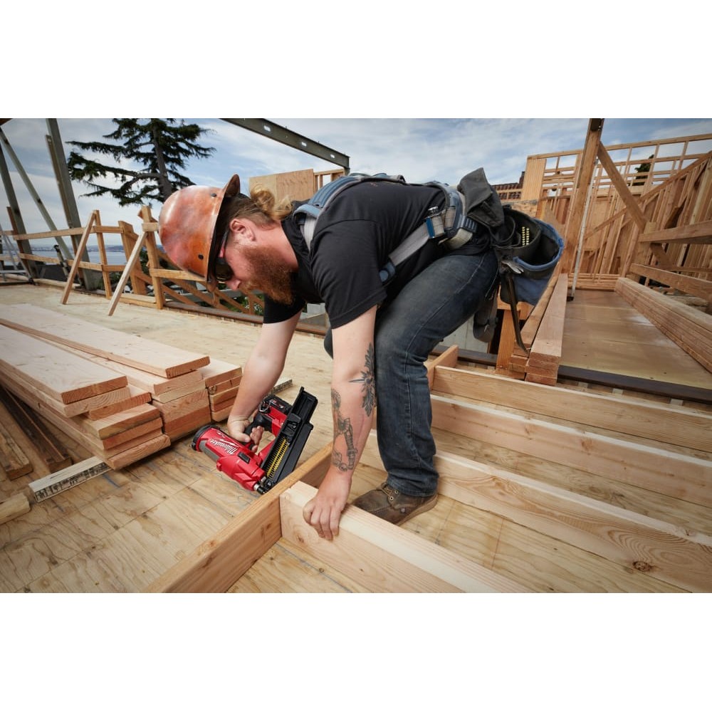 Пістолет цвяхів акумуляторний безщітковий MILWAUKEE M18 FFN21-0C (50-90мм) (каркас)