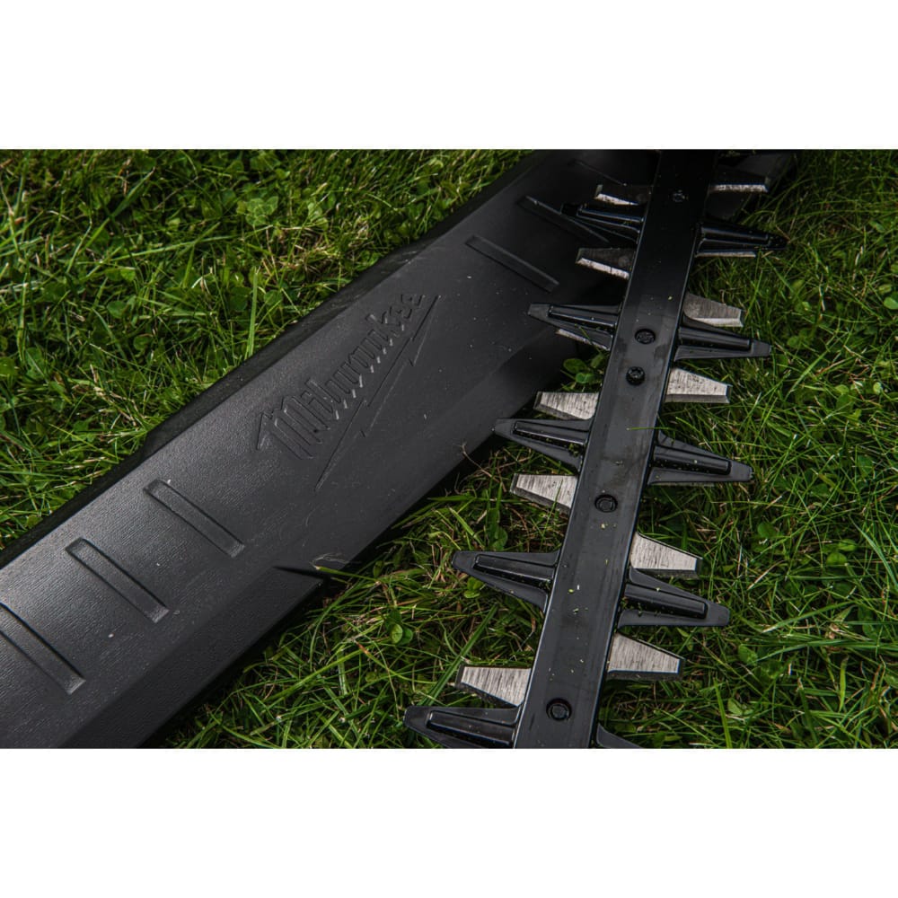 Кусторез аккумуляторный бесщеточный MILWAUKEE (лезвие 75см) M18 FHET75G2-0