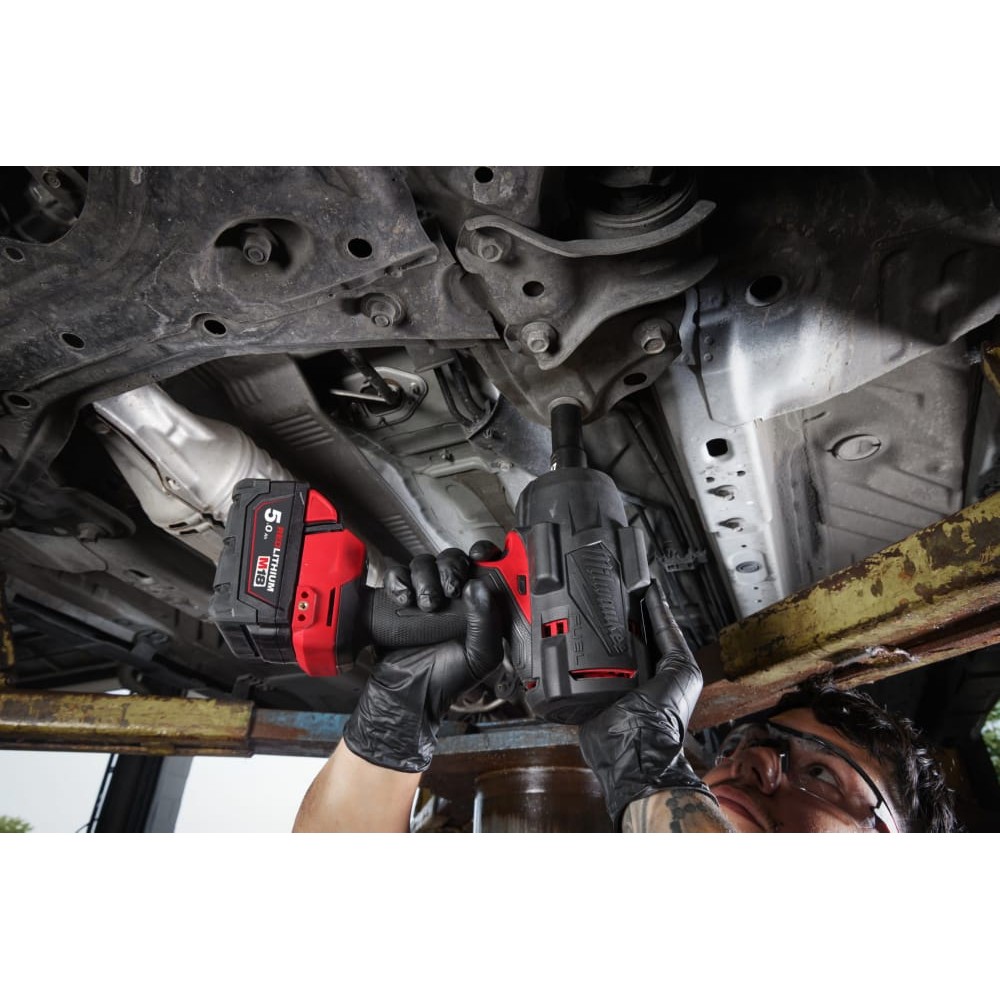 Гайковерт аккумуляторный бесщёточный MILWAUKEE 1/2\" (2034 Нм) M18 FHIW2F12-502X, с кольцом