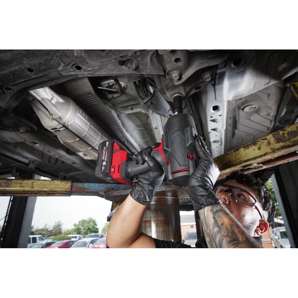 Гайковерт аккумуляторный бесщёточный MILWAUKEE 1/2\" (2034 Нм) M18 FHIW2F12-502X, с кольцом