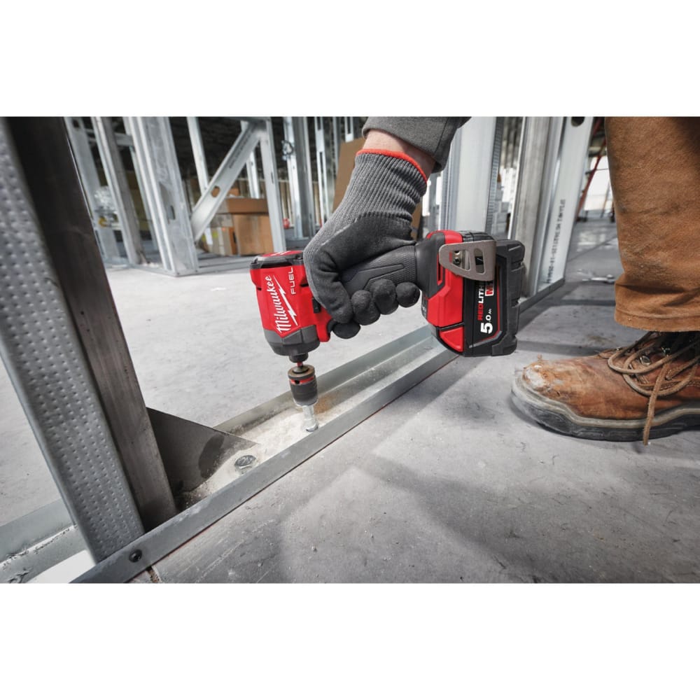 Шуруповерт ударный аккумуляторный бесщёточный MILWAUKEE (226 Нм) M18 FID3-502X (ЗУ+2ак.Х5Ач+HDкейс),