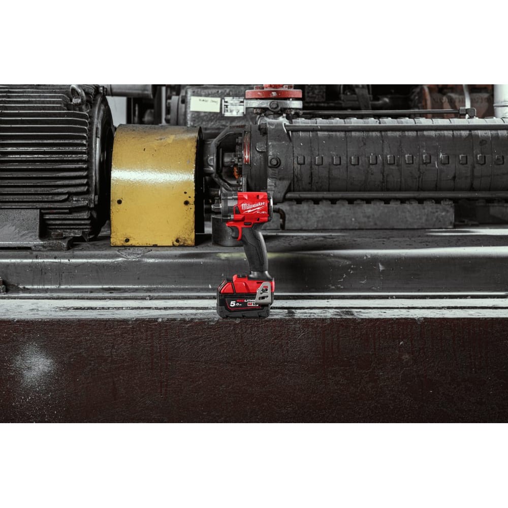Гайковерт акумуляторний безщітковий MILWAUKEE 1/2'' (339Нм) M18 FIW2F12-502X, з кільцем (ЗУ+2Х5Ач)