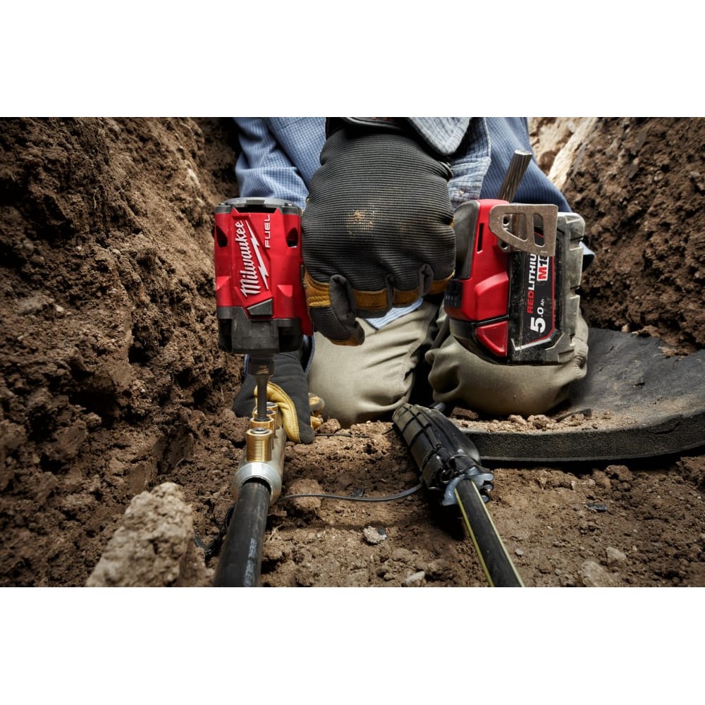 Гайковерт акумуляторний безщітковий MILWAUKEE 1/2'' (339Нм) M18 FIW2F12-502X, з кільцем (ЗУ+2Х5Ач)