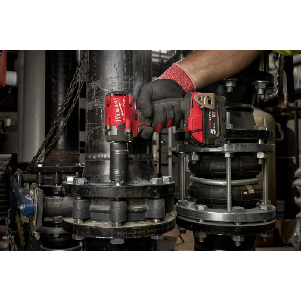 Гайковерт акумуляторний безщітковий MILWAUKEE 1/2'' (339Нм) M18 FIW2F12-502X, з кільцем (ЗУ+2Х5Ач)