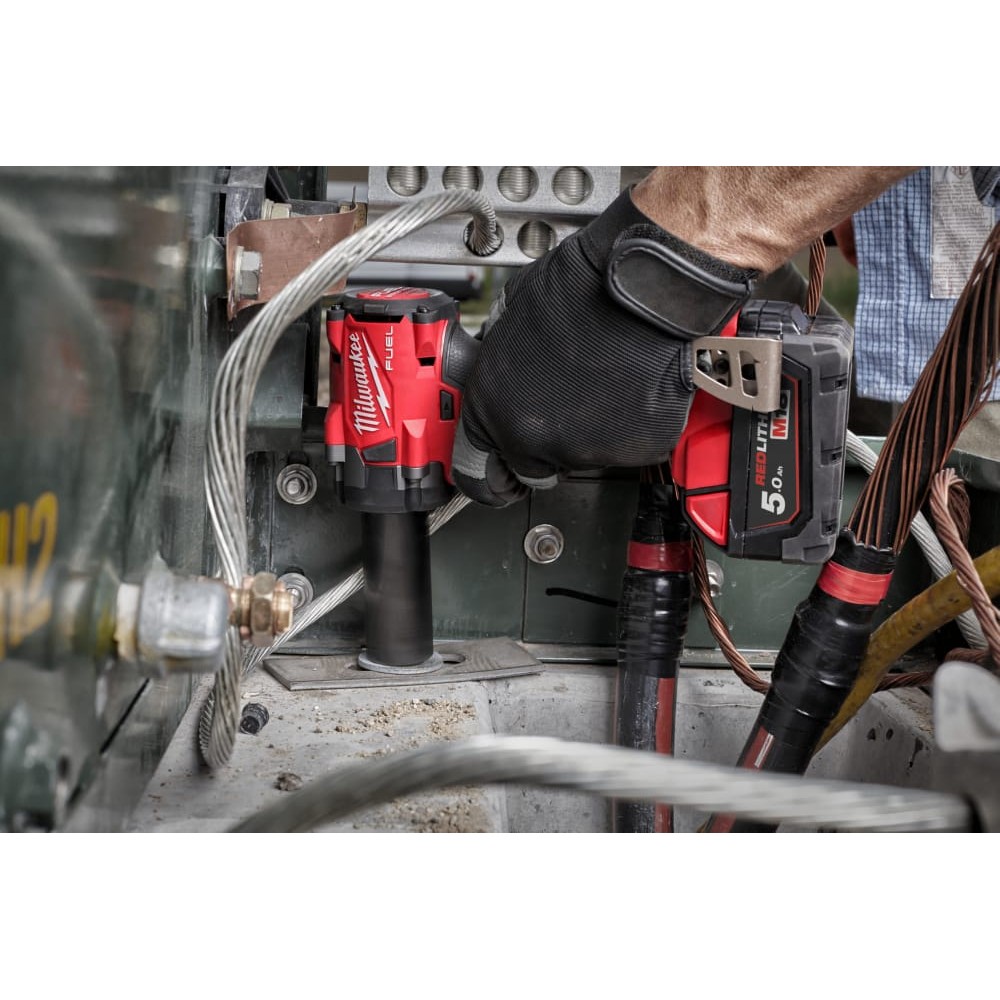 Гайковерт акумуляторний безщітковий MILWAUKEE 1/2'' (339Нм) M18 FIW2F12-502X, з кільцем (ЗУ+2Х5Ач)