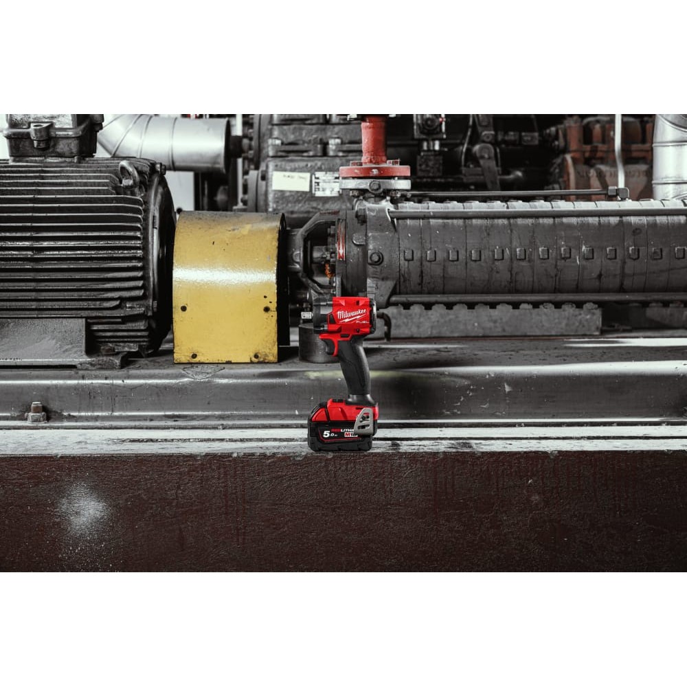 Гайковерт аккумуляторный бесщеточный MILWAUKEE 1/2\" (339 Нм) M18 FIW2P12-502X, с пином (ЗУ+2Х5Ач)