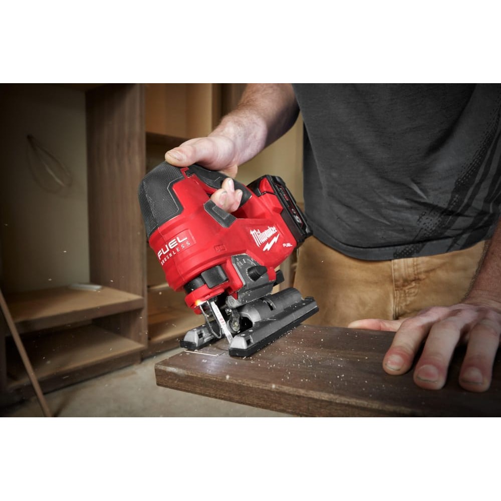 Пила лобзикова акумуляторна безщіткова MILWAUKEE M18 FJS-502X (ЗУ+2акк.Х5Ач+HDкейс)