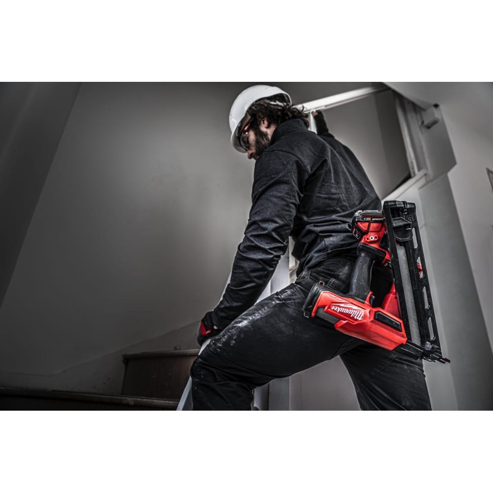 Пистолет гвоздезабивной аккумуляторный бесщёточный MILWAUKEE M18 FN15GA-0X (32-64мм)(каркас, HDкейс)