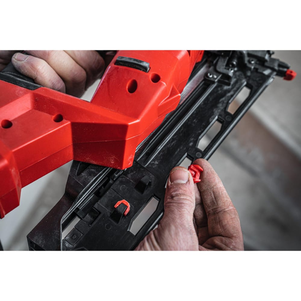 Пистолет гвоздезабивной аккумуляторный бесщёточный MILWAUKEE M18 FN15GA-0X (32-64мм)(каркас, HDкейс)