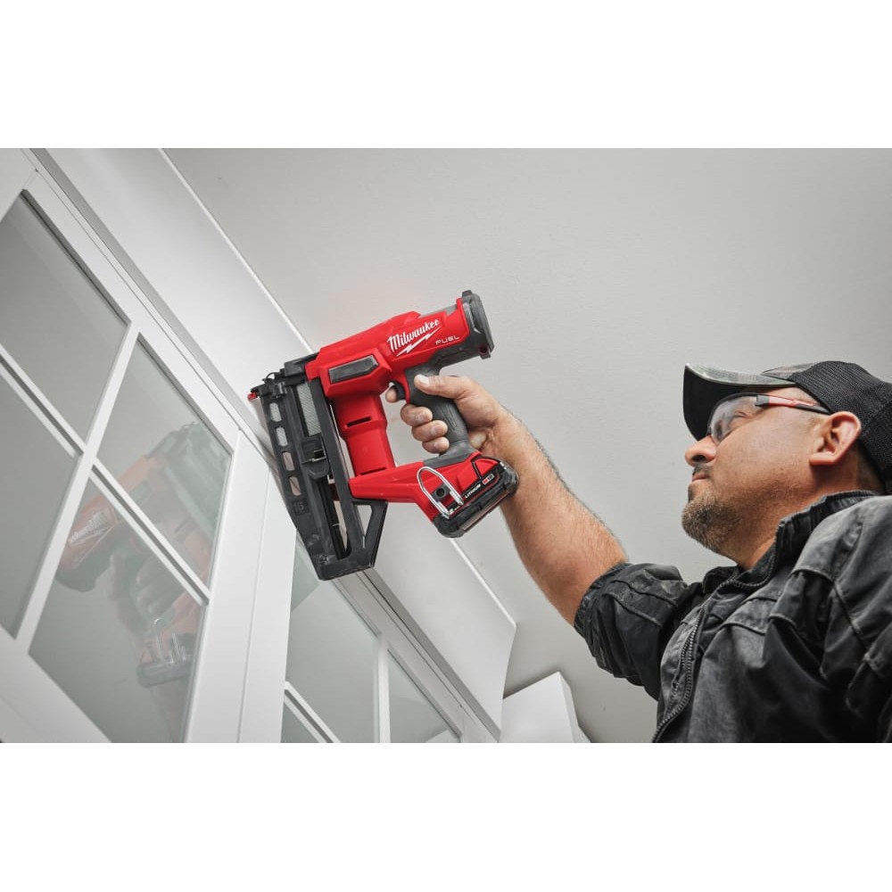 Пистолет гвоздезабивной аккумуляторный бесщёточный MILWAUKEE M18 FN16GS-0X (25-64мм)(каркас, HDкейс)