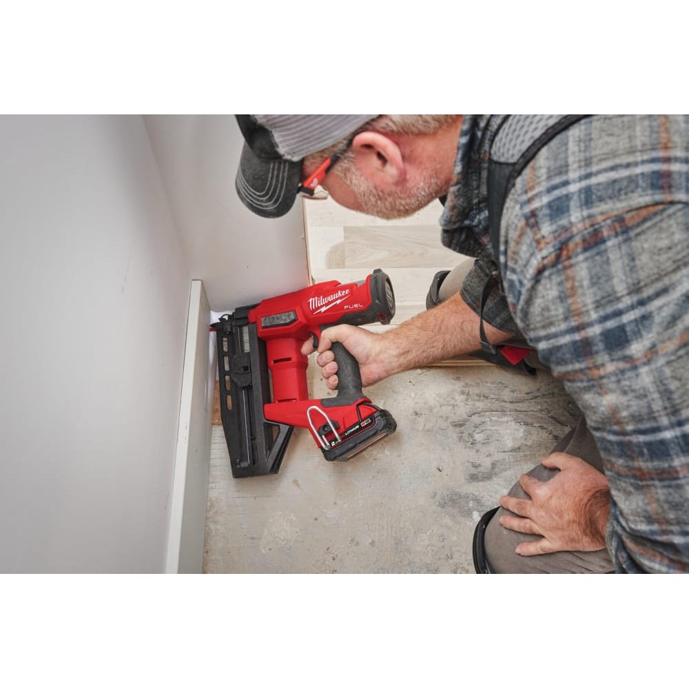 Пистолет гвоздезабивной аккумуляторный бесщёточный MILWAUKEE M18 FN16GS-0X (25-64мм)(каркас, HDкейс)
