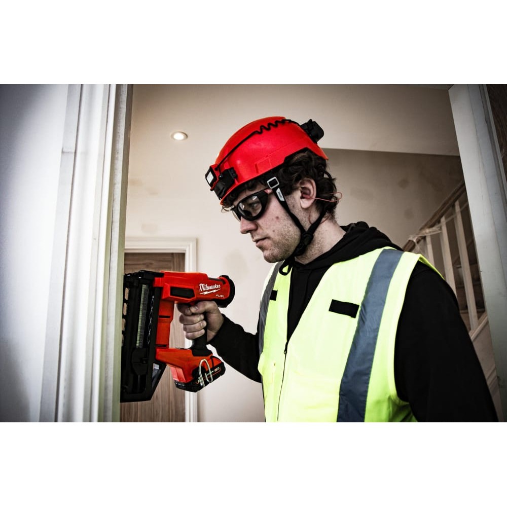 Пистолет гвоздезабивной аккумуляторный бесщёточный MILWAUKEE M18 FN16GS-0X (25-64мм)(каркас, HDкейс)