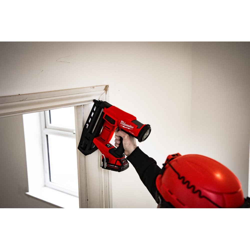 Пистолет гвоздезабивной аккумуляторный бесщёточный MILWAUKEE M18 FN16GS-0X (25-64мм)(каркас, HDкейс)