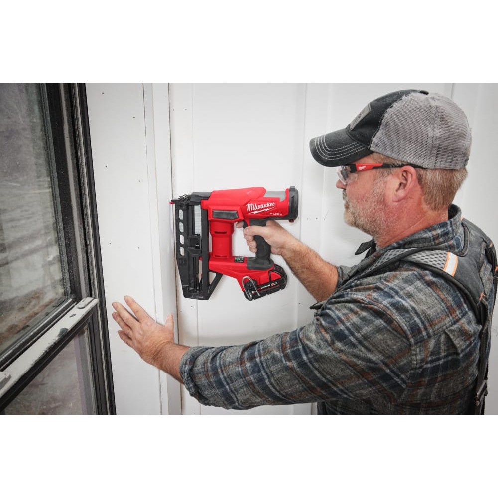 Пистолет гвоздезабивной аккумуляторный бесщёточный MILWAUKEE M18 FN16GS-0X (25-64мм)(каркас, HDкейс)