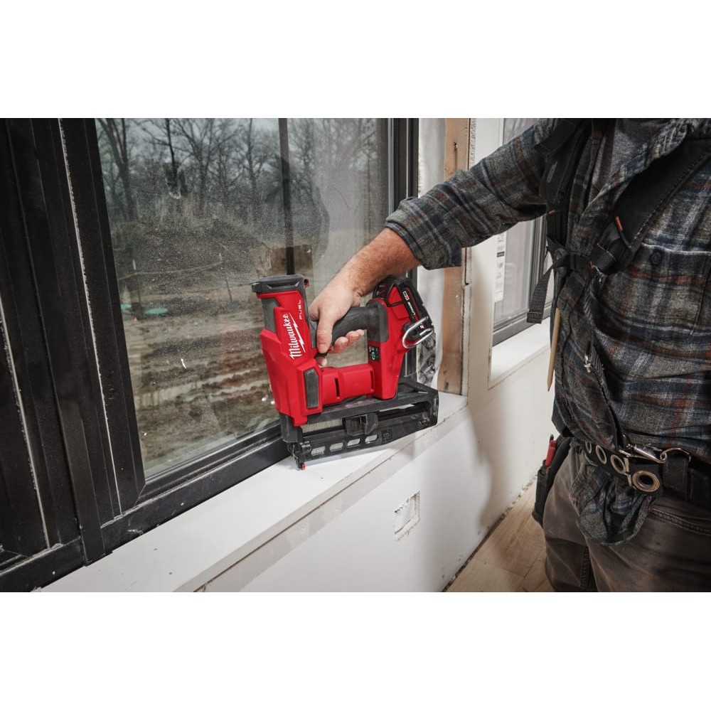 Пистолет гвоздезабивной аккумуляторный бесщёточный MILWAUKEE M18 FN16GS-0X (25-64мм)(каркас, HDкейс)
