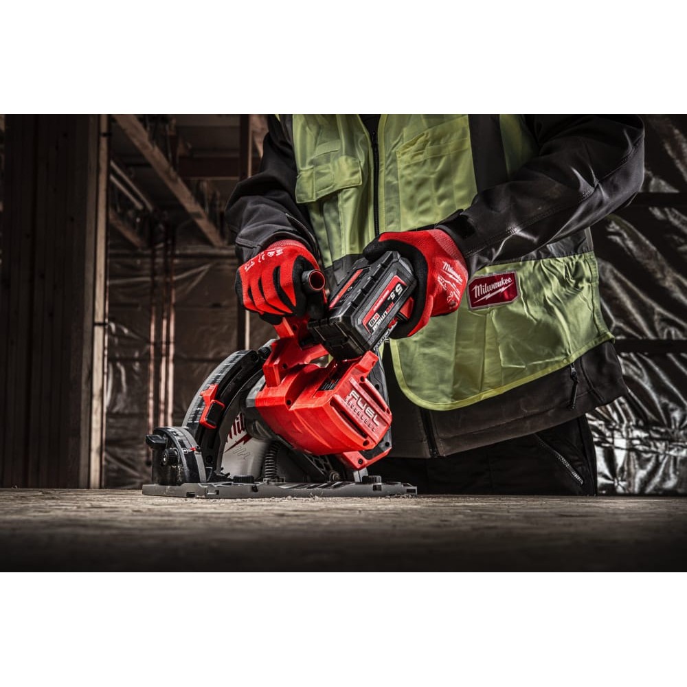 Пила дискова занурювальна безщіткова акумуляторна MILWAUKEE M18 FPS55-552P Ø165мм (ЗУ+2Х5.5Ач+кейс)