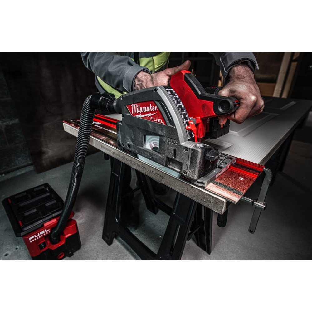 Пила дискова занурювальна безщіткова акумуляторна MILWAUKEE M18 FPS55-552P Ø165мм (ЗУ+2Х5.5Ач+кейс)
