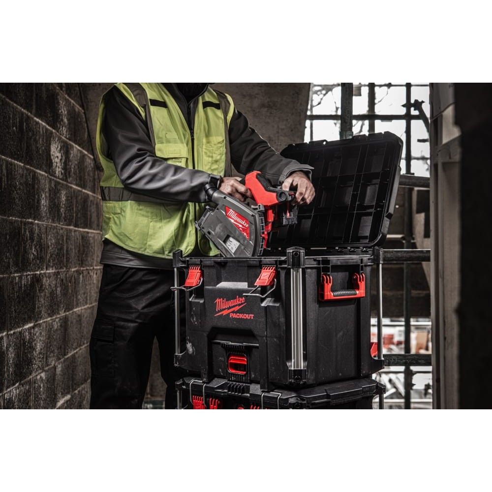 Пила дискова занурювальна безщіткова акумуляторна MILWAUKEE M18 FPS55-552P Ø165мм (ЗУ+2Х5.5Ач+кейс)