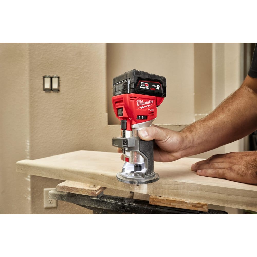 Фрезер аккумуляторный кромочный MILWAUKEE M18 FTR8-0X (каркас+HDкейс)