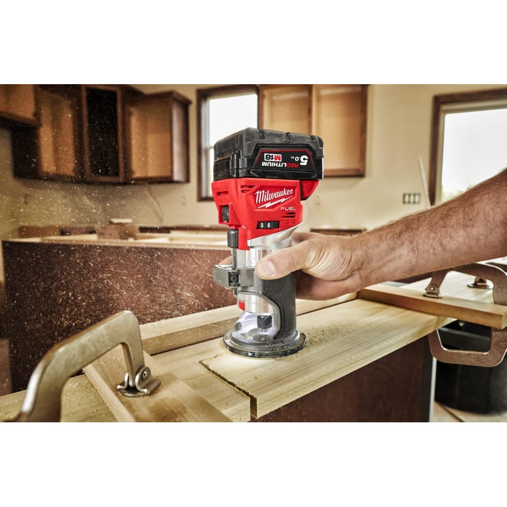 Фрезер аккумуляторный кромочный MILWAUKEE M18 FTR8-0X (каркас+HDкейс)