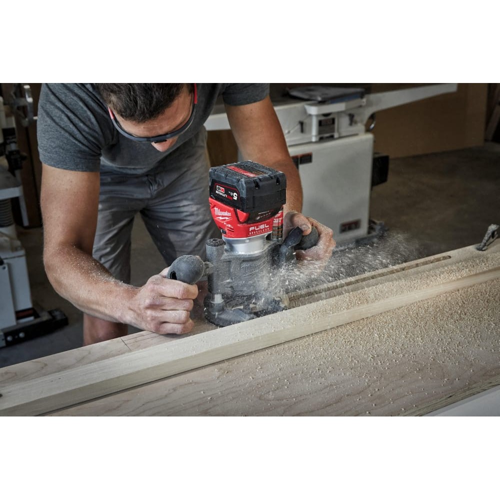 Фрезер аккумуляторный кромочный MILWAUKEE M18 FTR8-0X (каркас+HDкейс)