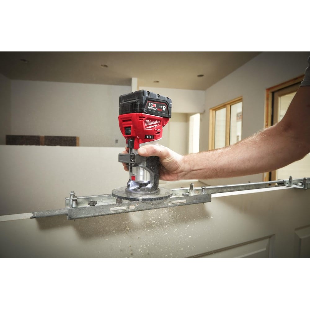 Фрезер аккумуляторный кромочный MILWAUKEE M18 FTR8-0X (каркас+HDкейс)