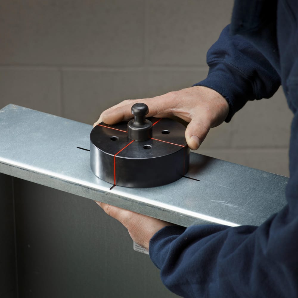 Пробойник аккумуляторный для отверстий FORCE LOGIC™ MILWAUKEE M18 HKP-201C (ЗУ+2акк.Х2Ач+кейс)