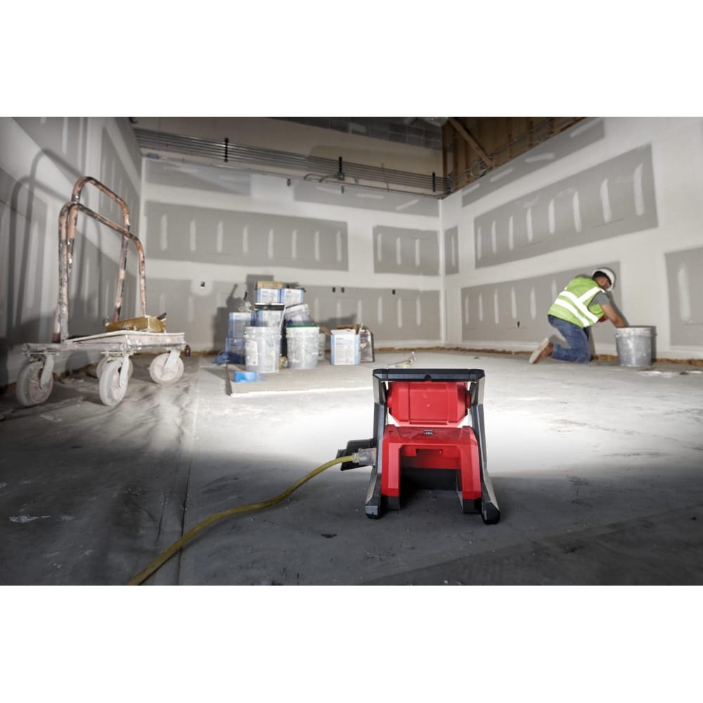 Ліхтар світлодіодний акумуляторний MILWAUKEE M18 HOAL-0