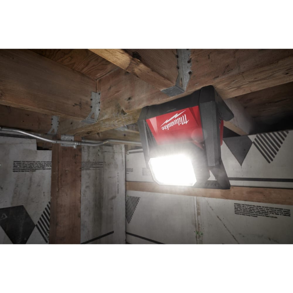 Ліхтар світлодіодний акумуляторний MILWAUKEE M18 HOAL-0