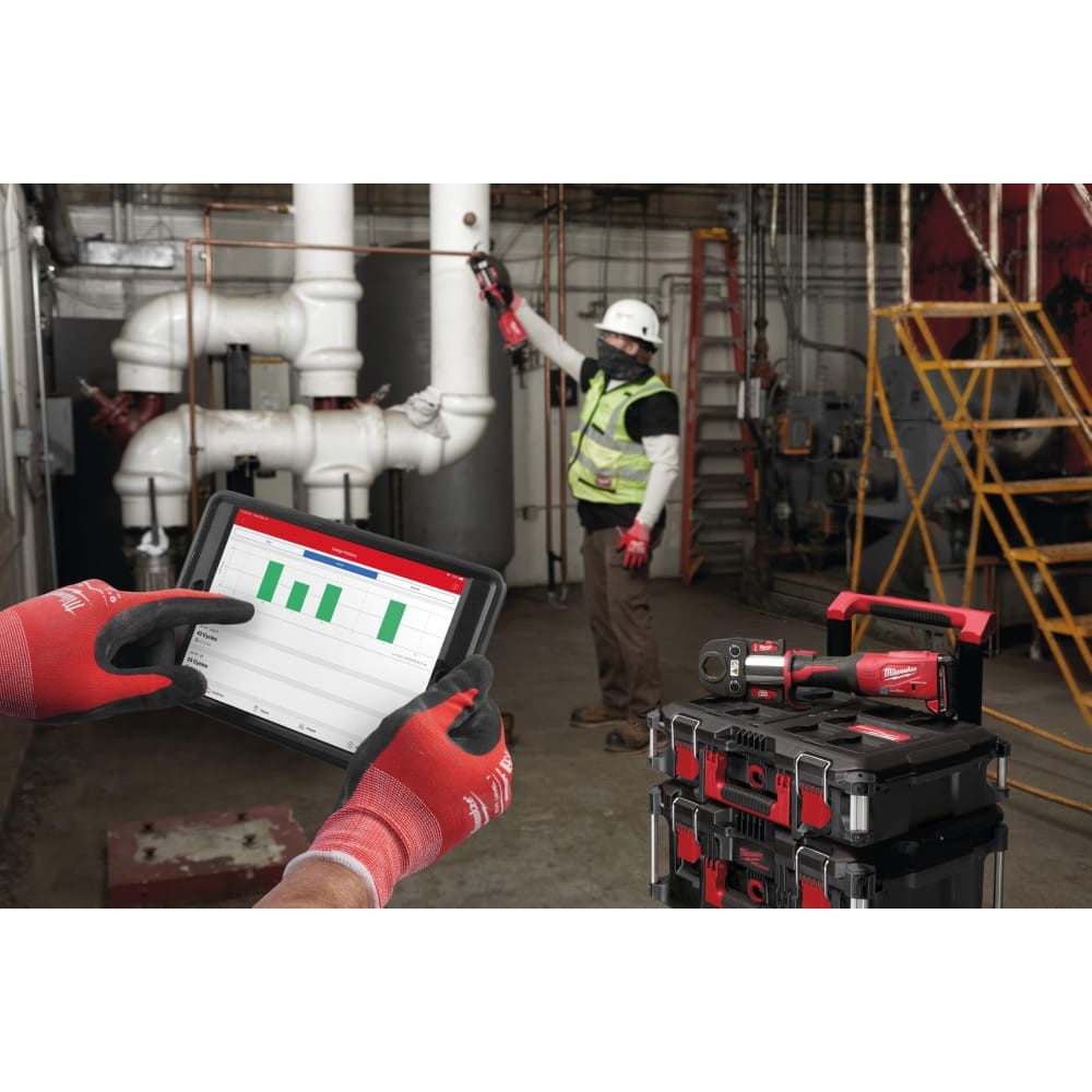 Обжимник гидравлический аккумуляторный для труб MILWAUKEE M18 ONEBLHPT-302C (ЗУ+3Х2Ач+кейс)