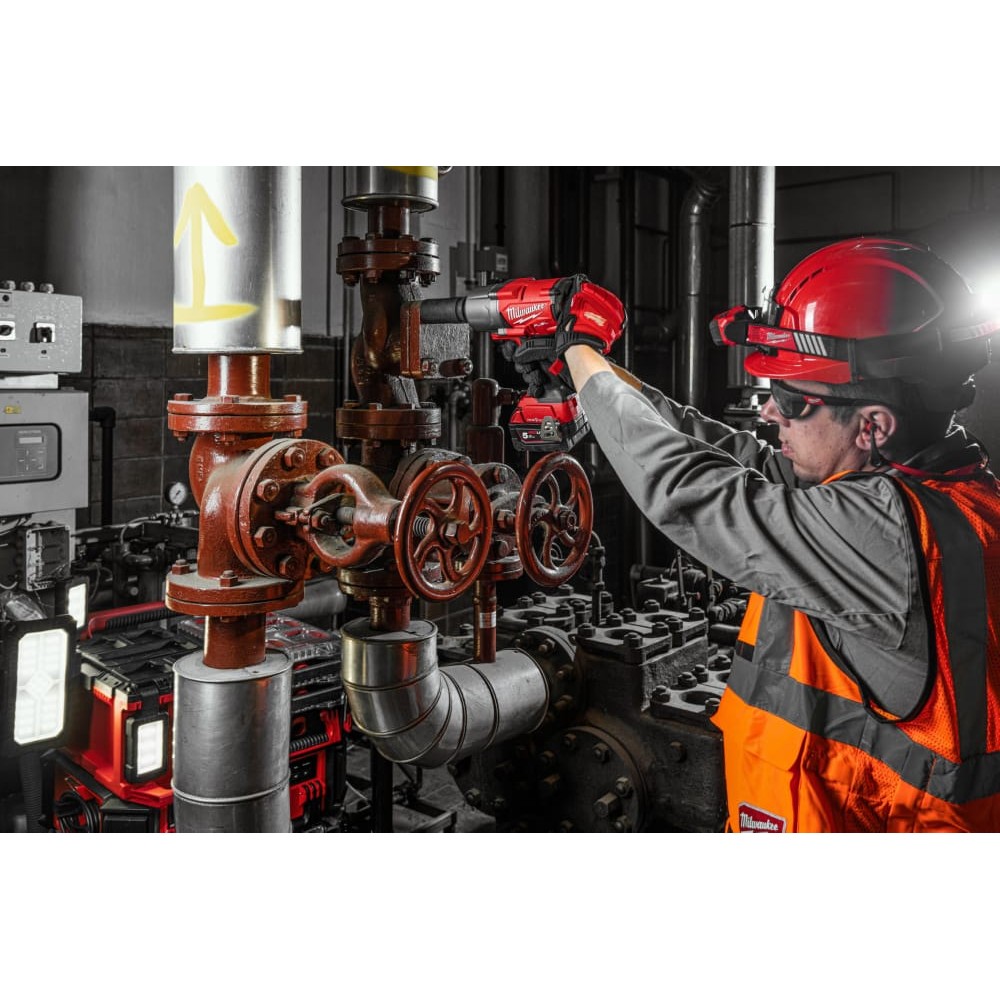 Гайковерт аккумуляторный бесщёточный MILWAUKEE 3/4\" (2034Нм) M18 ONEFHIWF34-502X, с кольцом