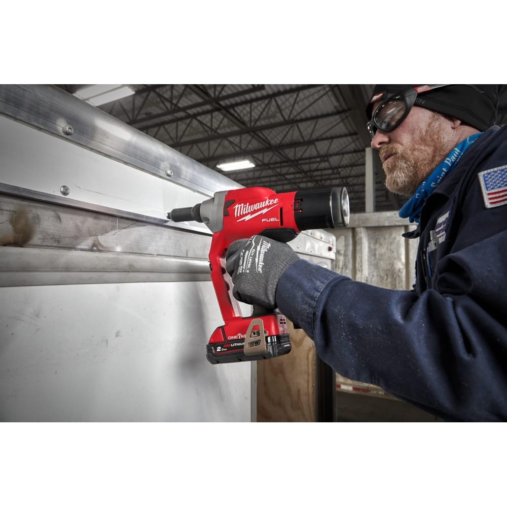 Заклепочник акумуляторний бесщеточный MILWAUKEE M18 ONEFPRT-202X (Ø4,8-7,0мм)(ЗУ+2акк.Х2Ач+HDкейс)