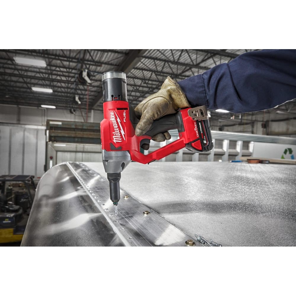 Заклепочник акумуляторний бесщеточный MILWAUKEE M18 ONEFPRT-202X (Ø4,8-7,0мм)(ЗУ+2акк.Х2Ач+HDкейс)