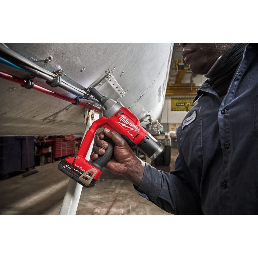 Заклепочник акумуляторний бесщеточный MILWAUKEE M18 ONEFPRT-202X (Ø4,8-7,0мм)(ЗУ+2акк.Х2Ач+HDкейс)