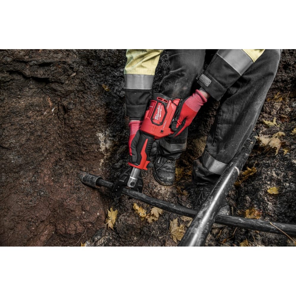 Кабелерез гидравлический аккумуляторный MILWAUKEE M18 ONEHCC-201C ACSR (ЗУ+2акк.Х2Ач+кейс)