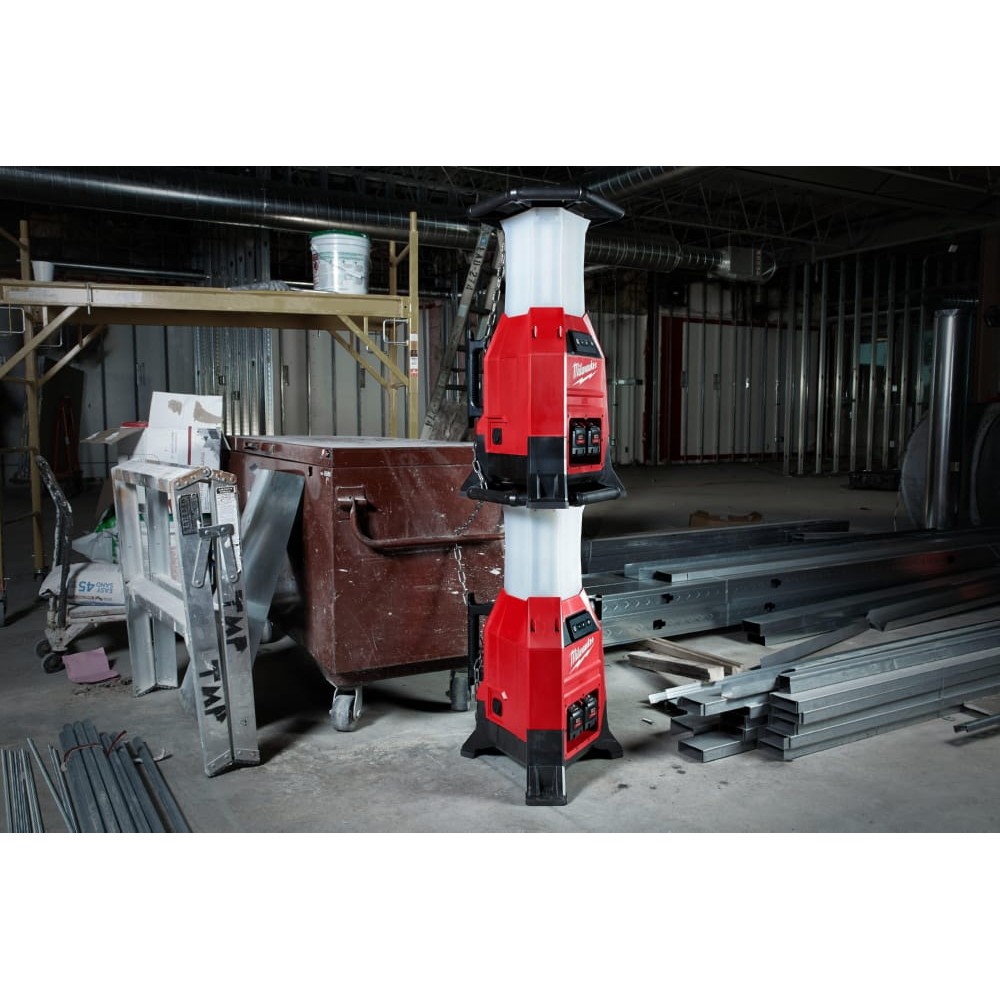 Ліхтар світлодіодний акумуляторний MILWAUKEE M18 ONESLDP-0 ONE-KEY із зарядним пристроєм