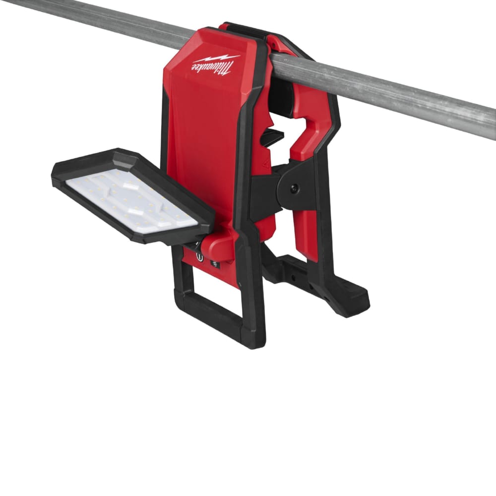 Ліхтар світлодіодний акумуляторний MILWAUKEE M18 PAL2-0 із шарнірним світловим блоком 2000 люмен.