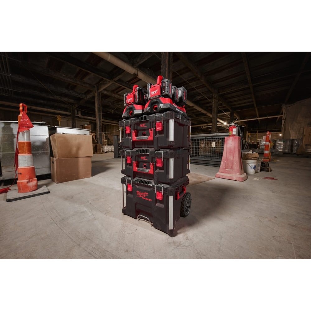 Зарядний пристрій MILWAUKEE M18 PC6 (на 6 акк.) PACKOUT, (заміна на 4932498551)