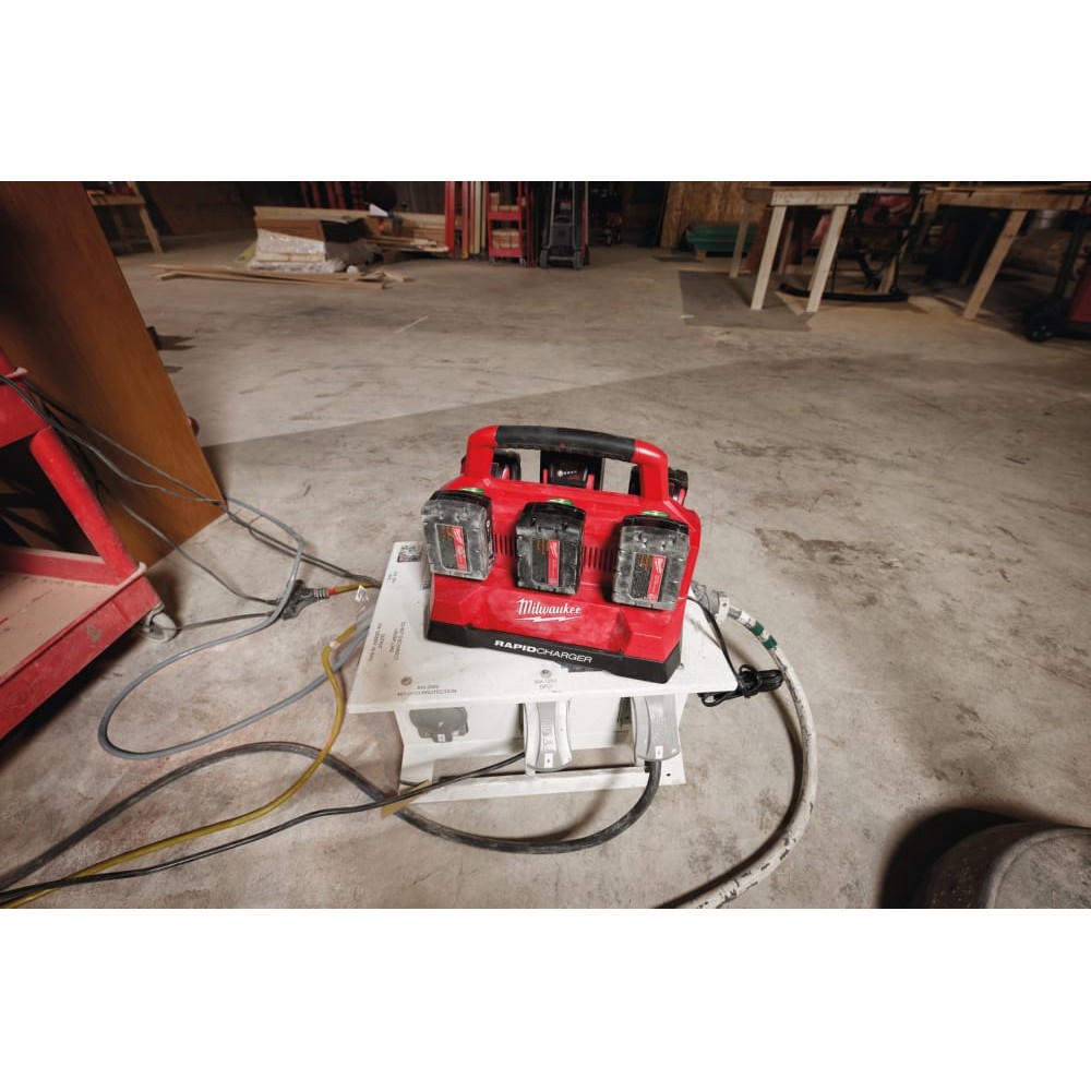Зарядний пристрій MILWAUKEE M18 PC6 (на 6 акк.) PACKOUT, (заміна на 4932498551)