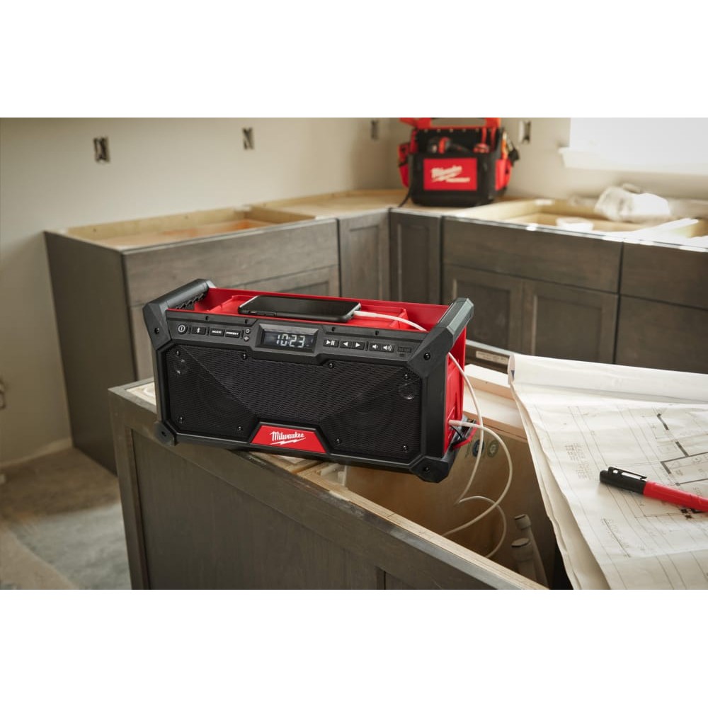Радіо акумуляторне MILWAUKEE M18 RADDAB+G2-0