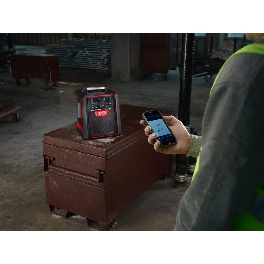 Акумуляторне радіо M18 RC-0 MILWAUKEE 4933446639