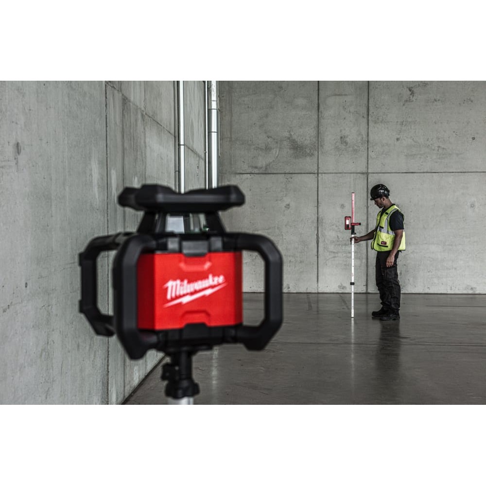 Рівень лазерний акумуляторний ротаційний MILWAUKEE M18 RLOHVG300-501C 300м
