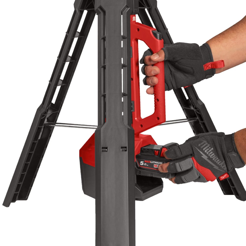 Прожектор светодиодный аккумуляторный напольный MILWAUKEE M18 SAL2-502B (ЗУ+2акк.Х5Ач)