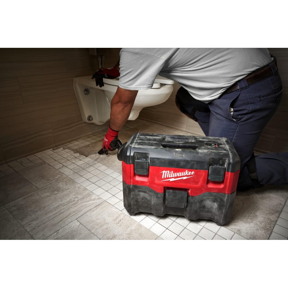 Пилосос акумуляторний MILWAUKEE M18 VC2-0 (каркас) для води та сухого сміття