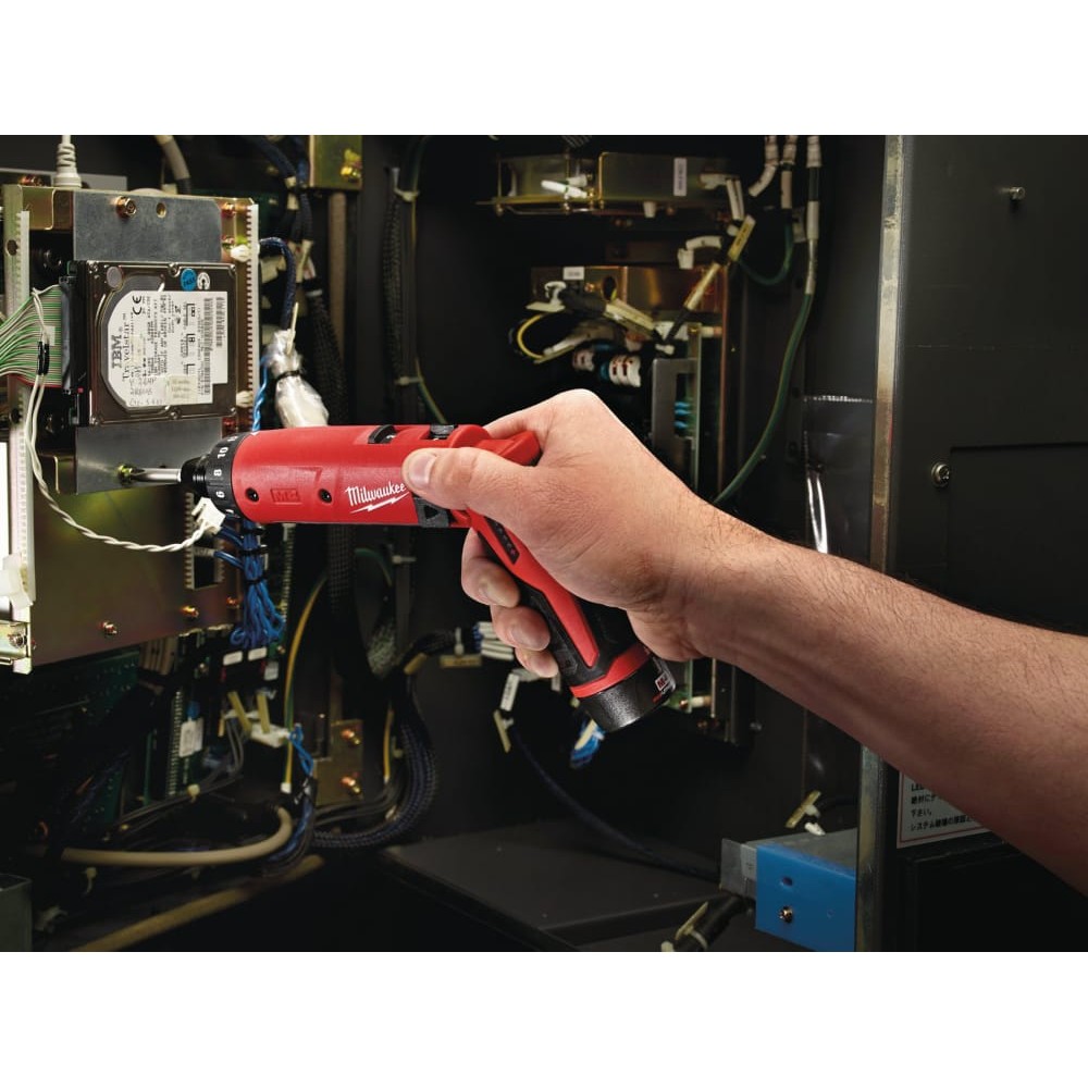 Аккумуляторная отвертка MILWAUKEE M4 D-202B крут. мом. 5 Нм